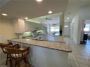 6730 Beach Resort Dr-Unit -1710 in Naples, FL - Foto de edificio - Building Photo