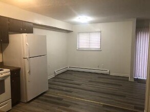 244 Oakville Ave, Unit H in Waterbury, CT - Foto de edificio - Building Photo