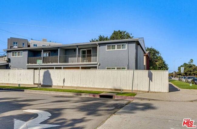 property at 11629 Gateway Blvd