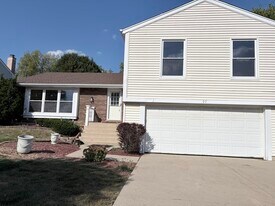 97 N Walnut Ln in Schaumburg, IL - Building Photo