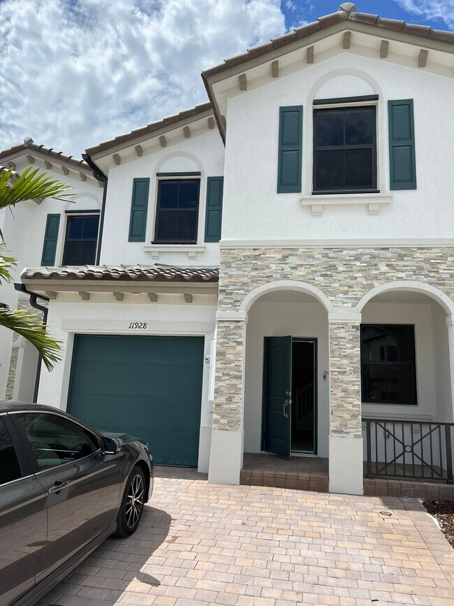 11928 SW 244th Ln Rentals in Princeton, FL