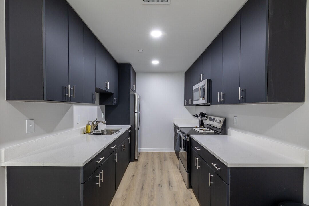 Warren Valley Apartments in Dearborn Heights, MI - Foto de edificio
