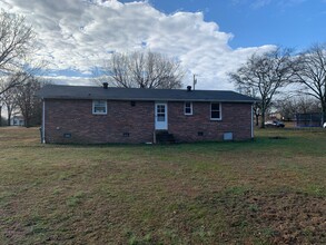 907 Henley Dr in Lebanon, TN - Building Photo - Building Photo