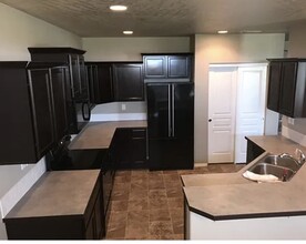 2933 S Dawes Pl in Kennewick, WA - Building Photo - Building Photo