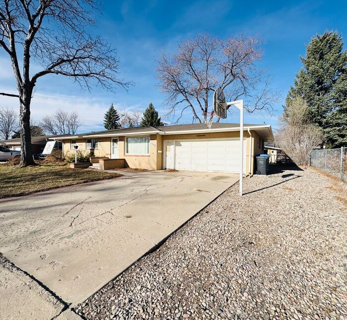 2009 Cameo Ave in Loveland, CO - Foto de edificio