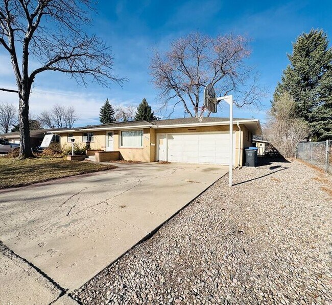 property at 2009 Cameo Ave