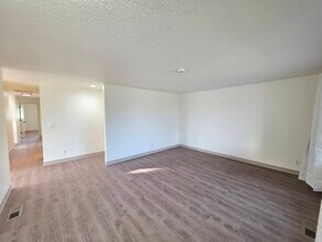 1607 S Olson St in Kennewick, WA - Building Photo - Building Photo