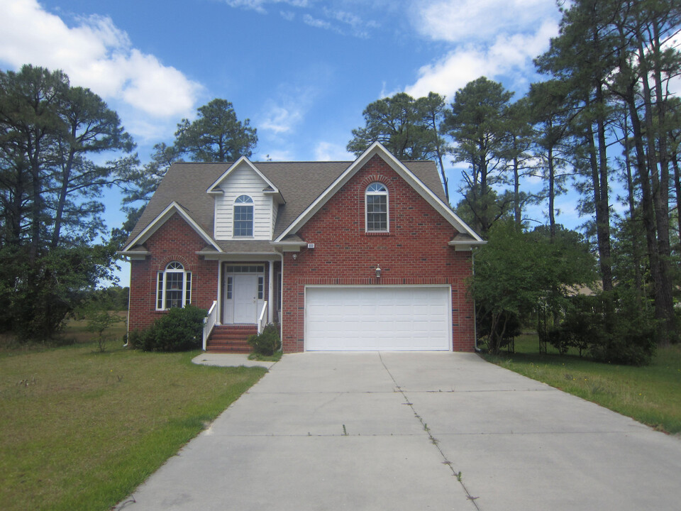 1503 Caracara Dr in New Bern, NC - Foto de edificio