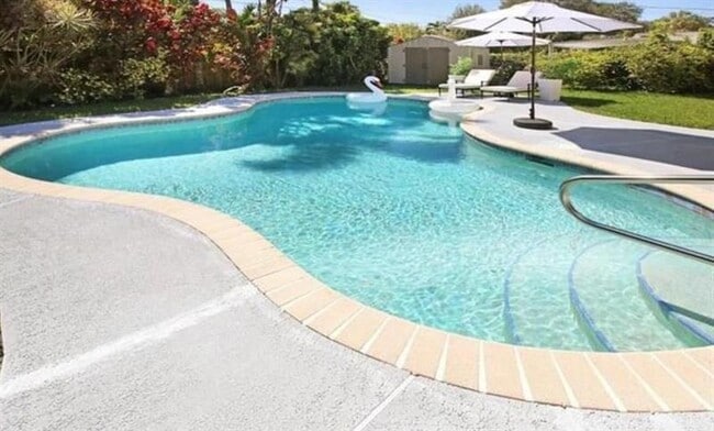 property at 3030 SW 22nd St