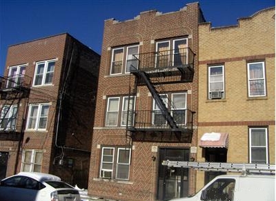 841 E 218th St in Bronx, NY - Building Photo