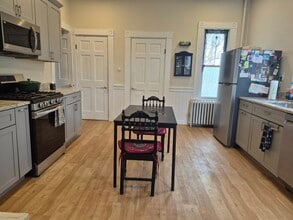 445 Beech St in Boston, MA - Building Photo - Building Photo