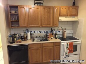 104 Hammond St in Boston, MA - Building Photo - Building Photo
