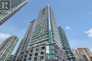 110 Broadway Ave in Toronto, ON - Building Photo