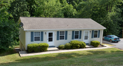 Gardenview Apartments in Roanoke, VA - Foto de edificio - Building Photo