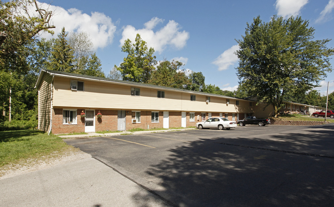 Montrose Manor in Montrose, MI - Building Photo