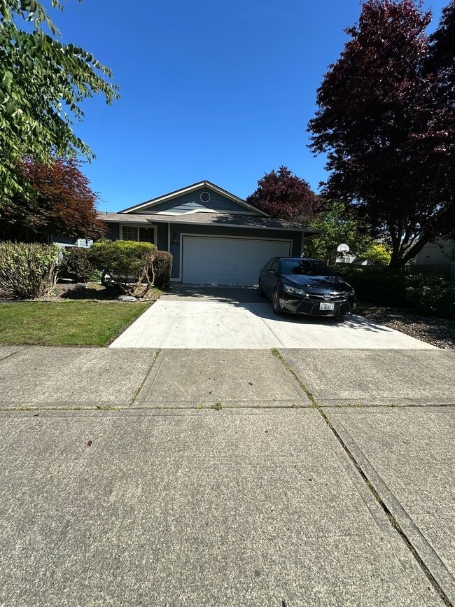 property at 2721 Hidden Springs Loop SE