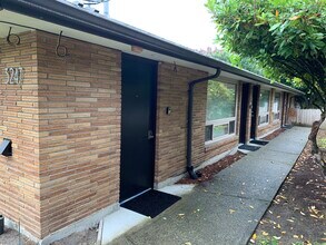 3247 NE 87th St, Unit 2 in Seattle, WA - Foto de edificio - Building Photo