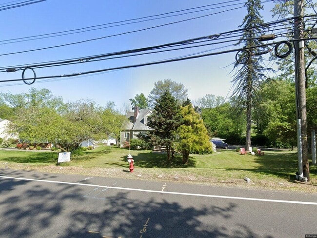 258 Mount Kemble Ave