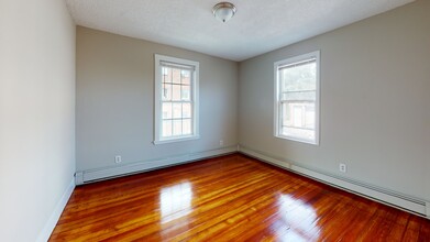 280 Mcgrath Hwy, Unit 3-bed 1-bath in Somerville, MA - Foto de edificio - Building Photo