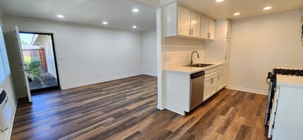 Western Gardens Apartments in Anaheim, CA - Building Photo - Building Photo