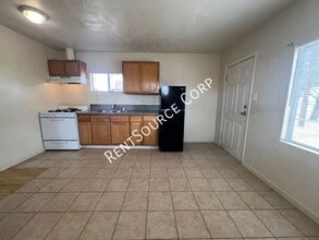 2542 Main St in Barstow, CA - Building Photo - Building Photo