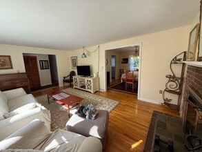 475 Saw Mill Rd in Guilford, CT - Building Photo - Building Photo