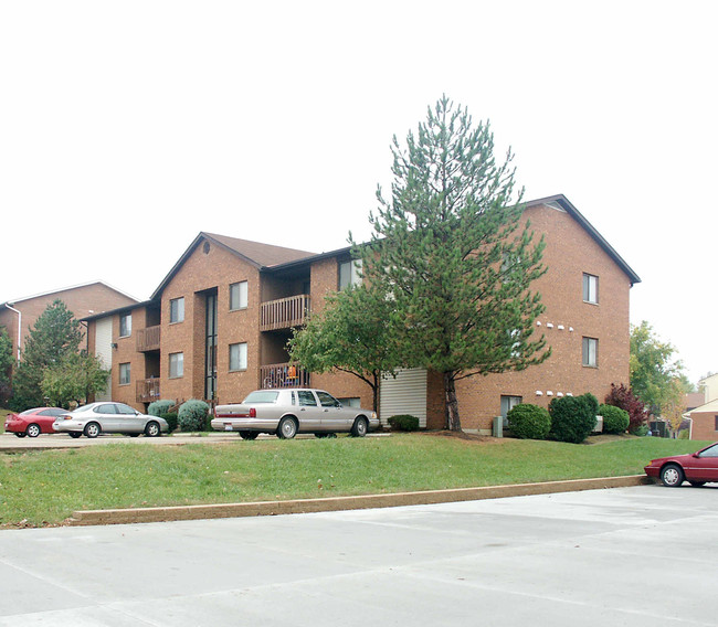 35 Heffron Dr in Fairfield, OH - Foto de edificio - Building Photo
