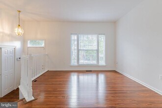 3290 Gina Pl in Woodbridge, VA - Building Photo - Building Photo