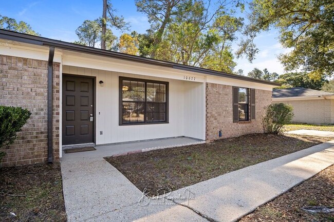 10677 Silver Creek Dr in Pensacola, FL - Building Photo - Building Photo