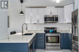 26 Madonna Dr in Hamilton, ON - Building Photo - Building Photo