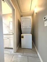 2248 Areba St, Unit Unit #1 in Dallas, TX - Foto de edificio - Building Photo