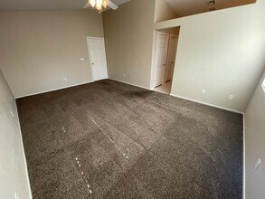 8141 Marshall Canyon Dr in Las Vegas, NV - Building Photo - Building Photo