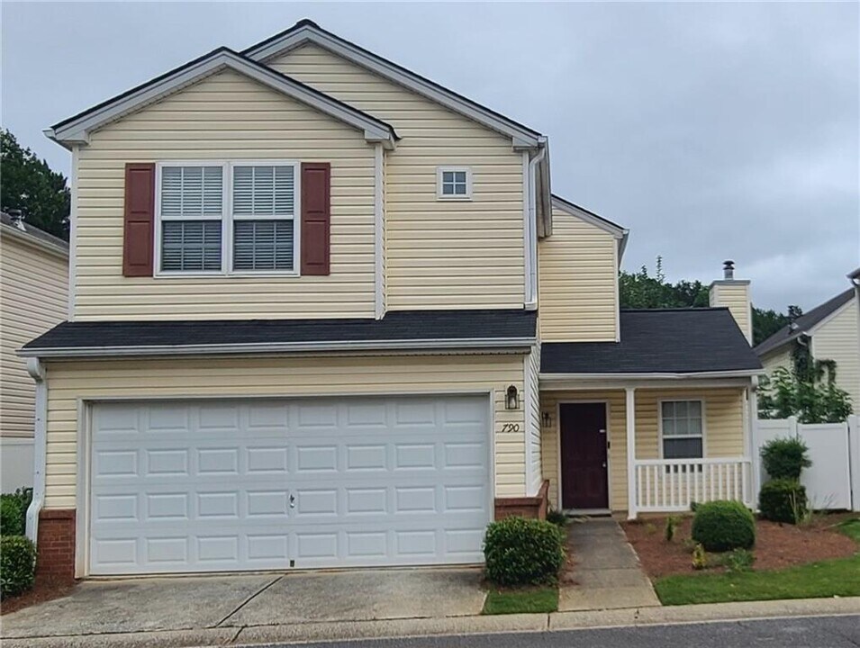 790 Windcroft Cir NW in Acworth, GA - Building Photo