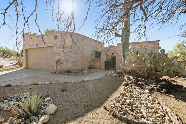 1021 W Desert Canyon Pl in Green Valley, AZ - Building Photo - Building Photo