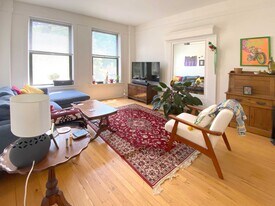 1462 W Leland Ave, Unit 2E in Chicago, IL - Building Photo