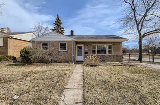 5441 Benton Ave in Downers Grove, IL - Building Photo