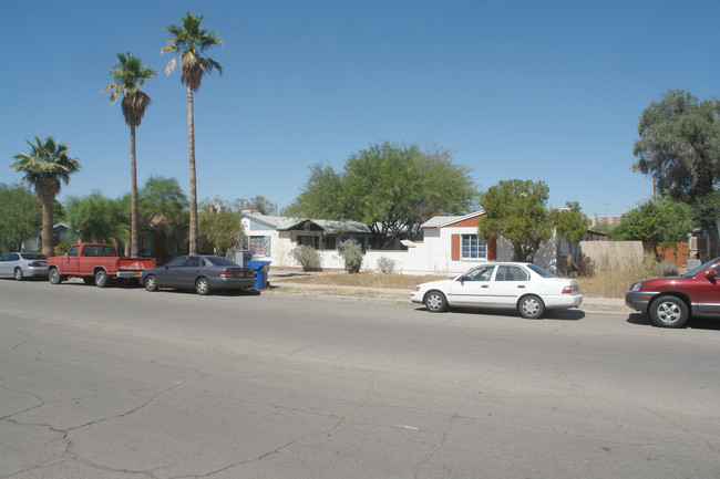 913-917 E 9th St in Tucson, AZ - Foto de edificio - Building Photo