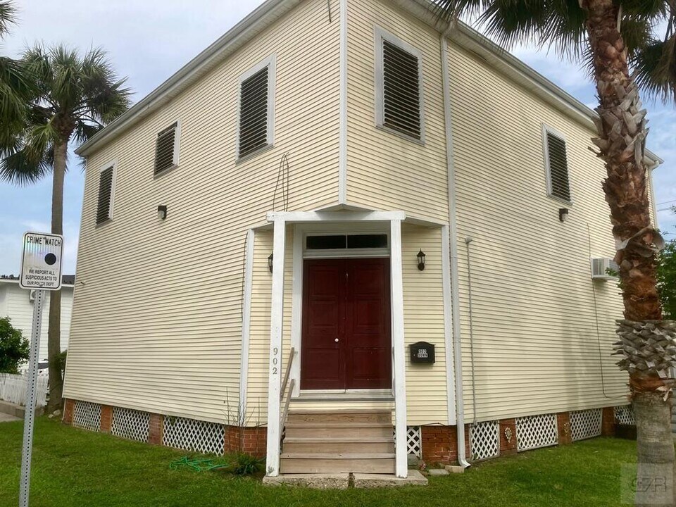 902 Church St in Galveston, TX - Building Photo