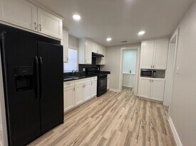 407 Walton St in Houston, TX - Building Photo