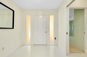 49 Sandstone Cir in Venice, FL - Building Photo - Building Photo