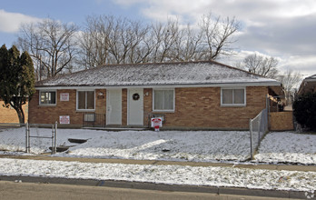 Lori Sue Gardens in Dayton, OH - Building Photo - Building Photo