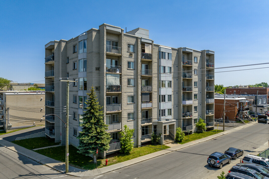 380 10E Av in Montréal, QC - Building Photo
