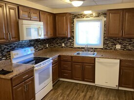 633 Main St, Unit 4 in Avoca, PA - Building Photo