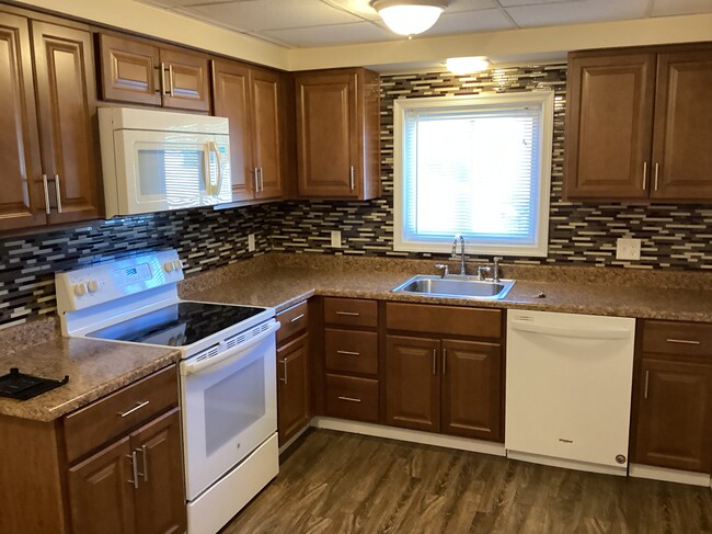 633 Main St, Unit 4, Unit 4