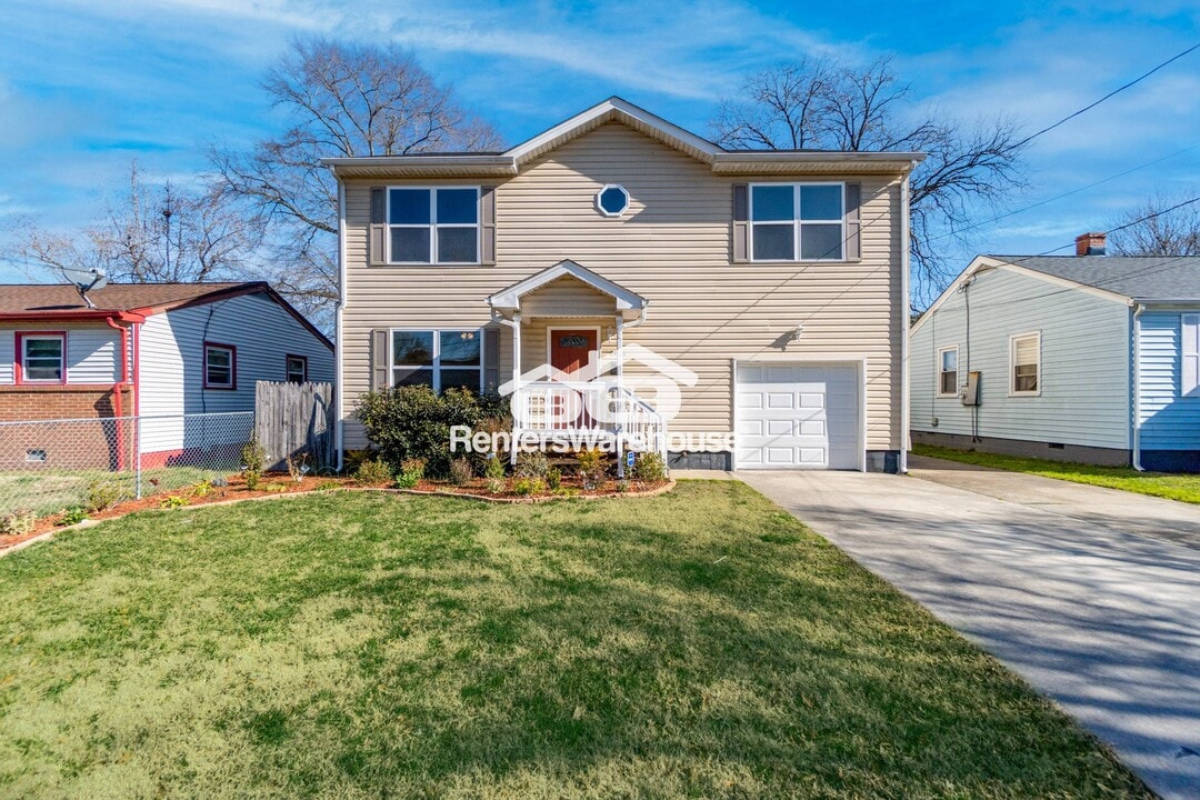 2426 Birch St in Norfolk, VA - Building Photo