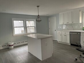 36 Dartmouth St in Waltham, MA - Building Photo - Building Photo