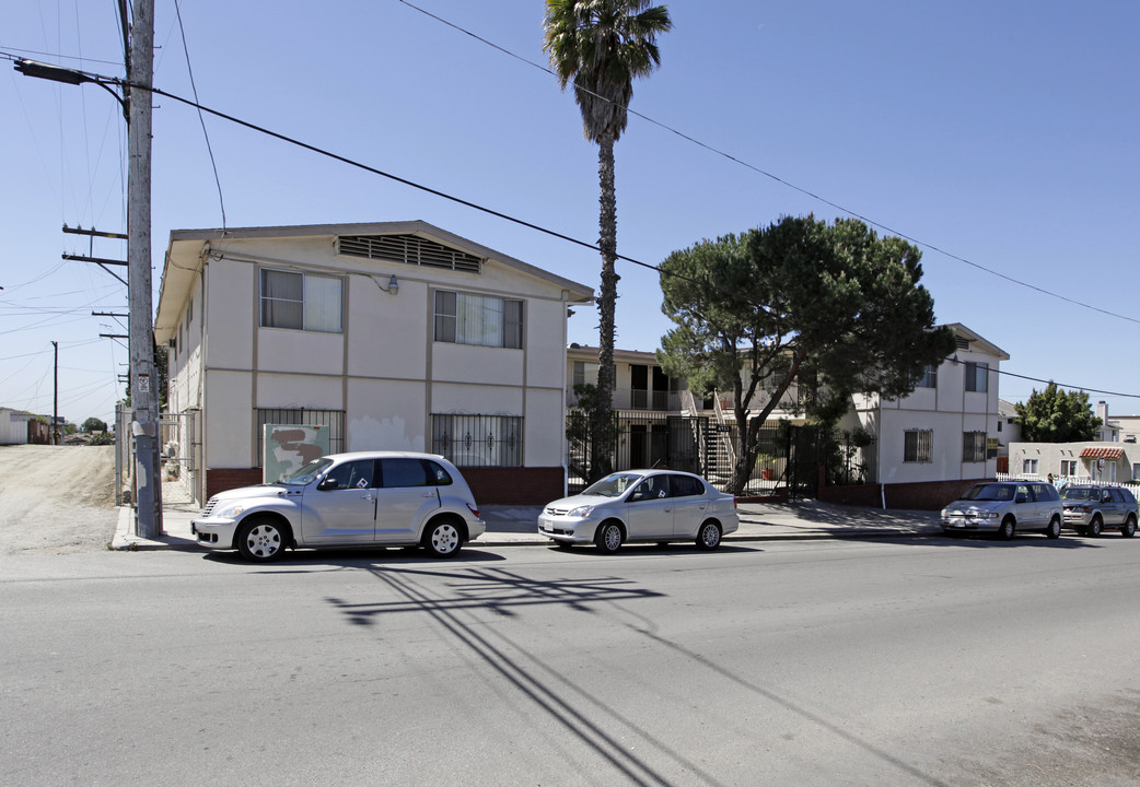 4953 Trojan Ave in San Diego, CA - Foto de edificio