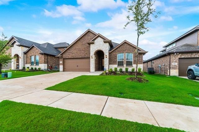 property at 937 Royal Ln