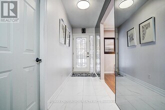 78 Fred Varley Dr in Markham, ON - Building Photo - Building Photo