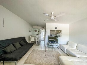 3280 Lake Osborne Dr, Unit 207 in Lake Worth Beach, FL - Building Photo - Building Photo